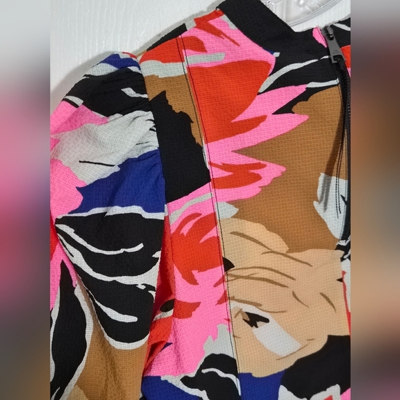 NWT Ted Baker Harpia Vibrant Floral Puffy Sleeve Black Pink Blue Blouse | Size 4 - Picture 14 of 14